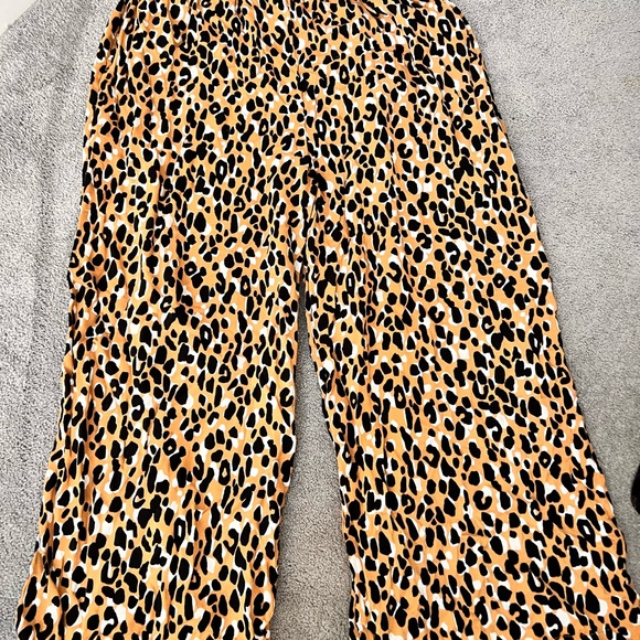 Treasure & Bond Nordstrom Cheetah pants Large 10/12 - Picture 3 of 3